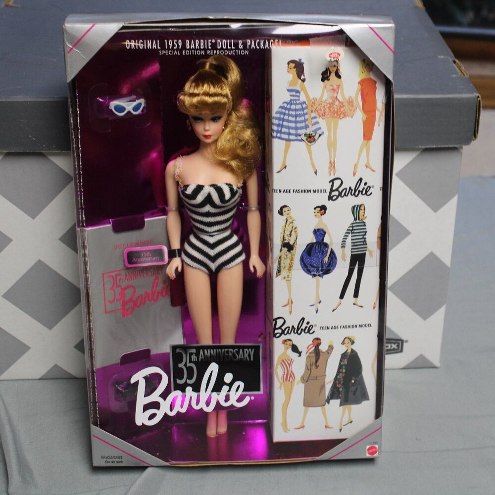 Vintage 1993 35th Anniversary Original 1959 Reproduction Barbie Doll NRFB